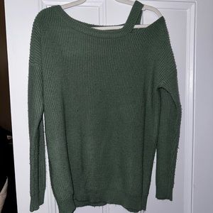 GREEN SWEATER